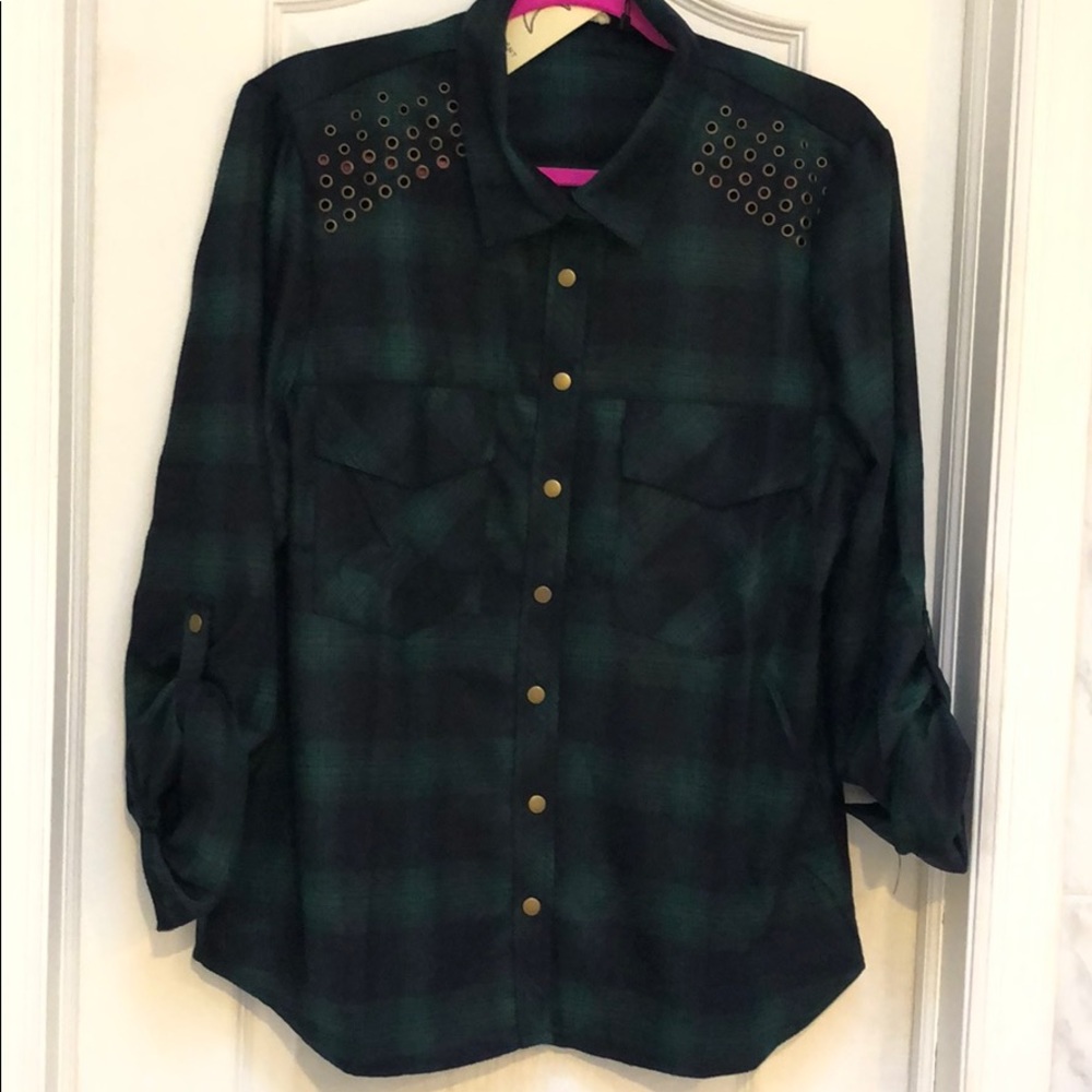 Button down long tab sleeve plaid tunic shirt. - Picture 4 of 5